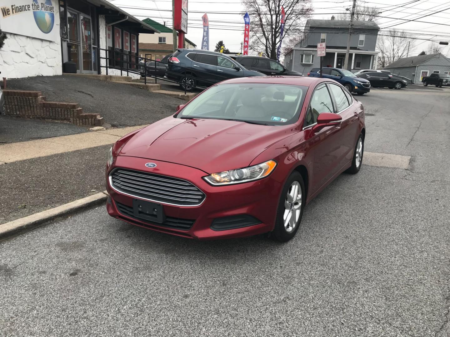 2013 Red /Tan Ford Fusion SE (3FA6P0H7XDR) with an 2.5 V4 engine, Automatic transmission, located at 577 Chester Pike, Prospect Park, PA, 19076, (610) 237-1015, 39.886154, -75.302338 - Photo#2